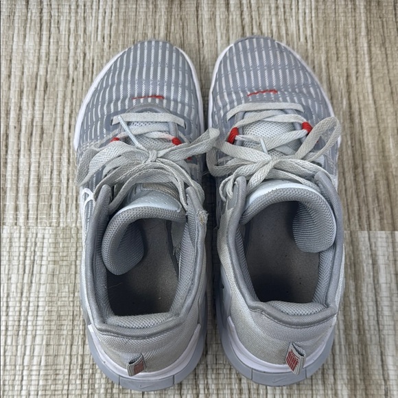 Nike Lebrons - Picture 5 of 10